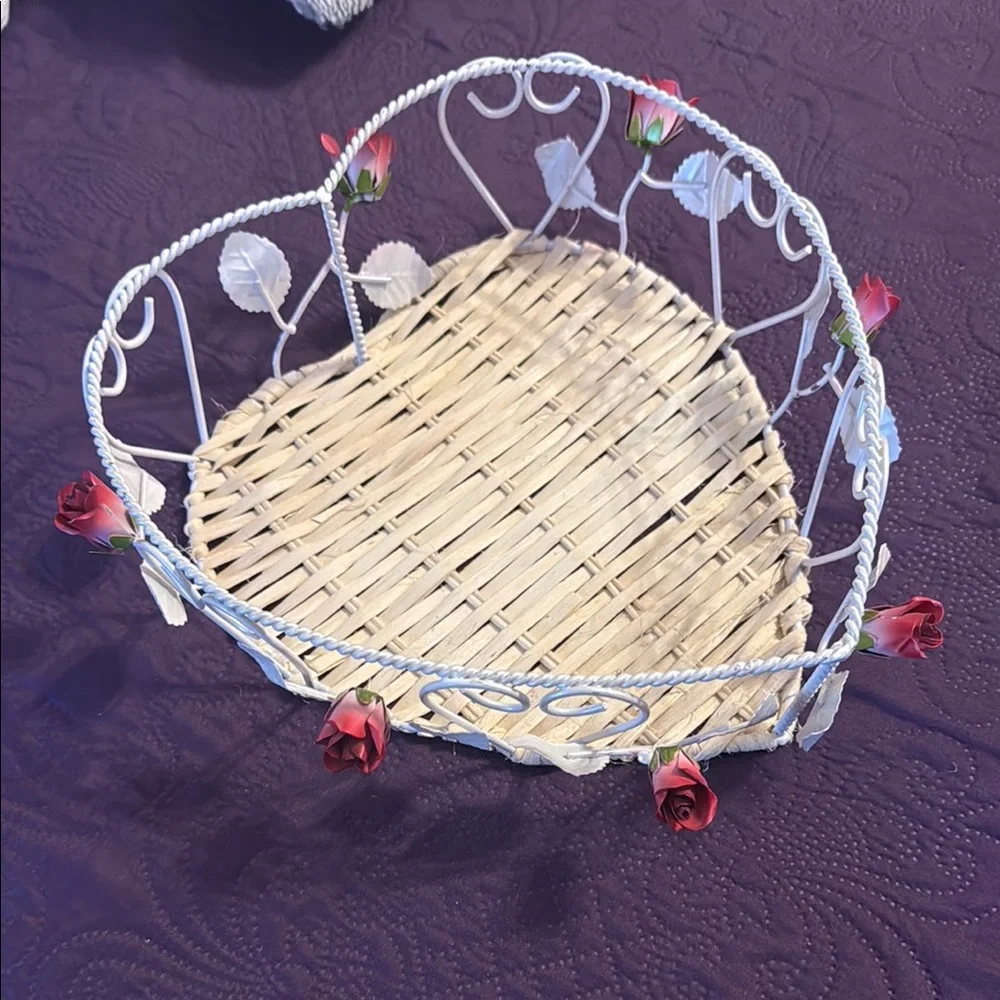 Heart-Shaped Wicker Basket with Rose bud Red Accents